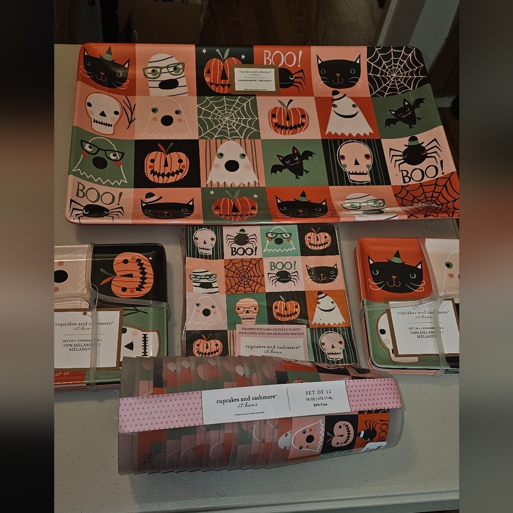Cupcakes and cashmere complete Halloween serving set - Picture 5 of 12